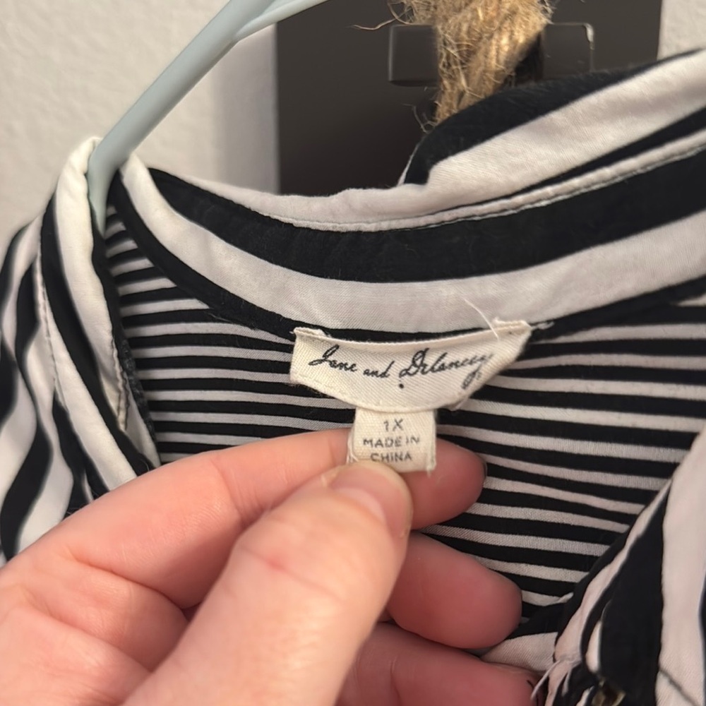 Black and White Striped Shirt - Picture 3 of 4